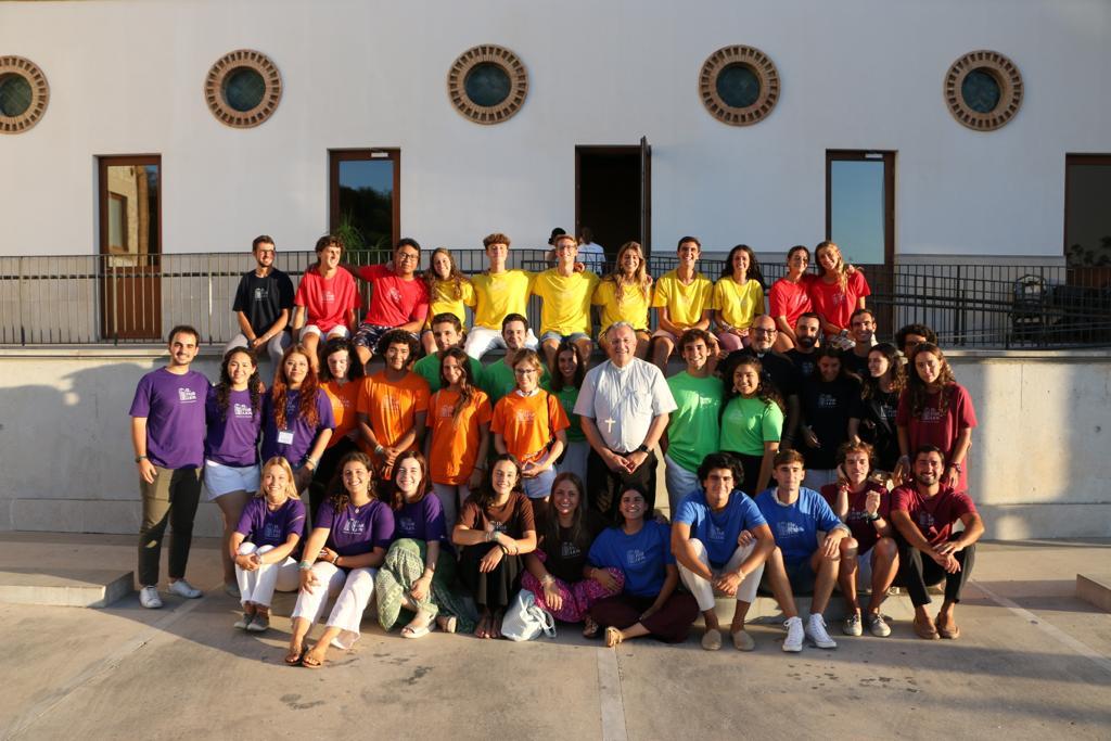 Monitores de El Familión junto al Obispo de Getafe en Málaga //KSA