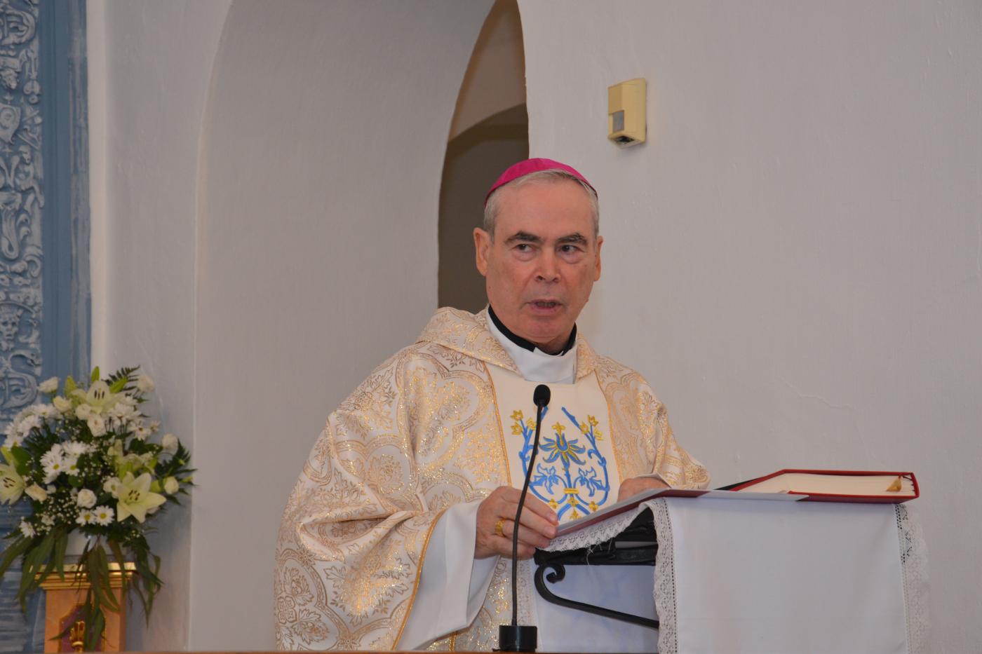 Bendición de la ermita de Nuestra Señora de las Nieves de Torrox, tras su restauración. FOTO: Ayuntamiento de Torrox