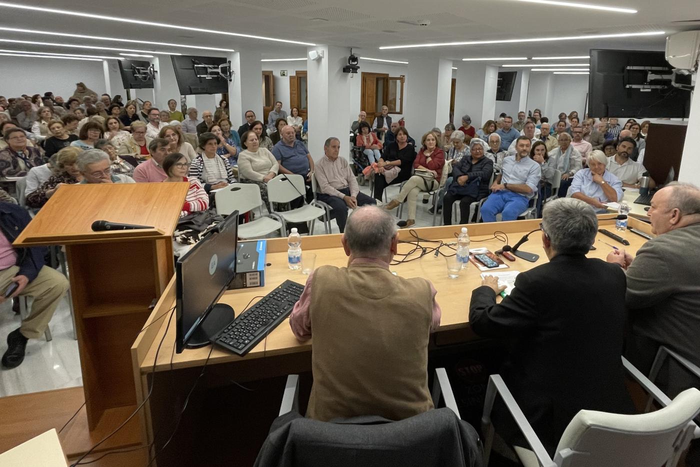 Jornada de Formación para Laicos en el Centro Teológico // E. LLAMAS