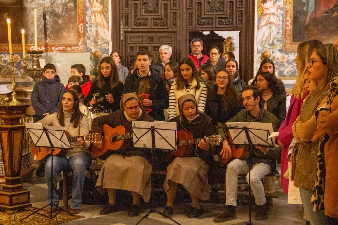 La Cruz de los Jóvenes peregrina por Antequera // SML