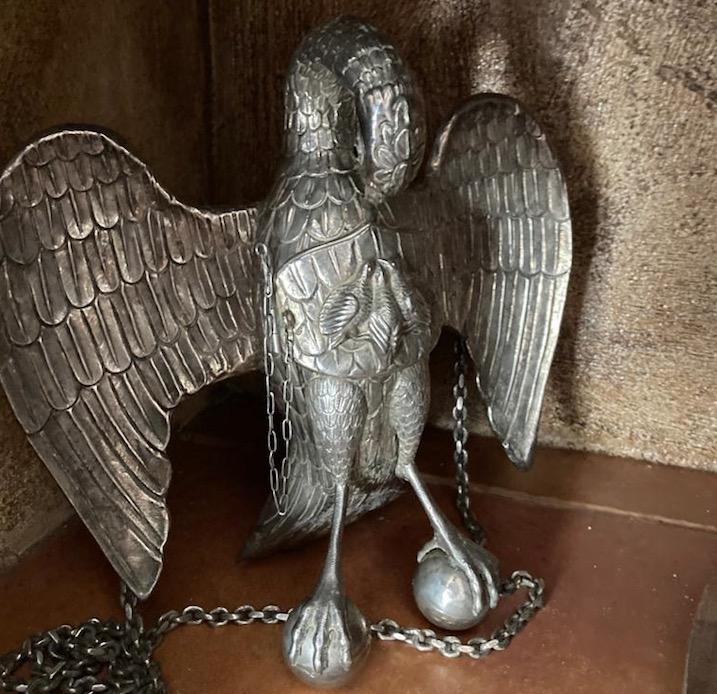 ¿Conoces la simbología eucarística que esconde el pelícano?