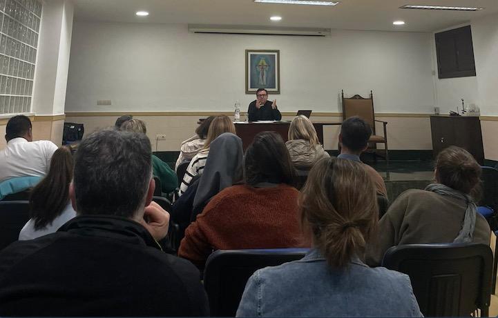 Los animadores de jóvenes tuvieron una cita formativa con Raúl Tinajero