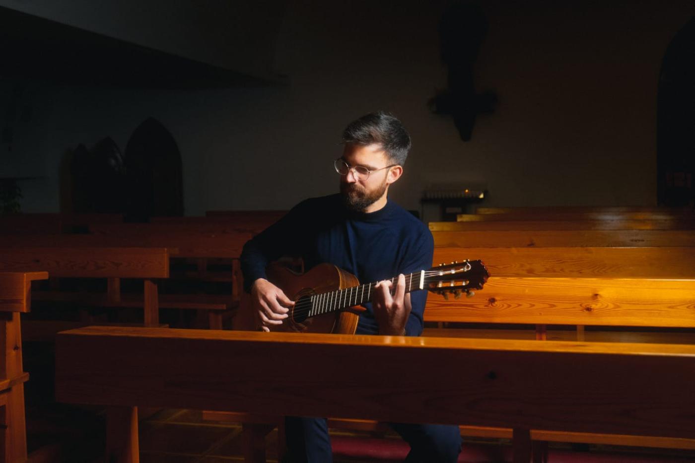 Juan Baena: «Estas canciones nacen de mi experiencia cotidiana iluminada por la fe»