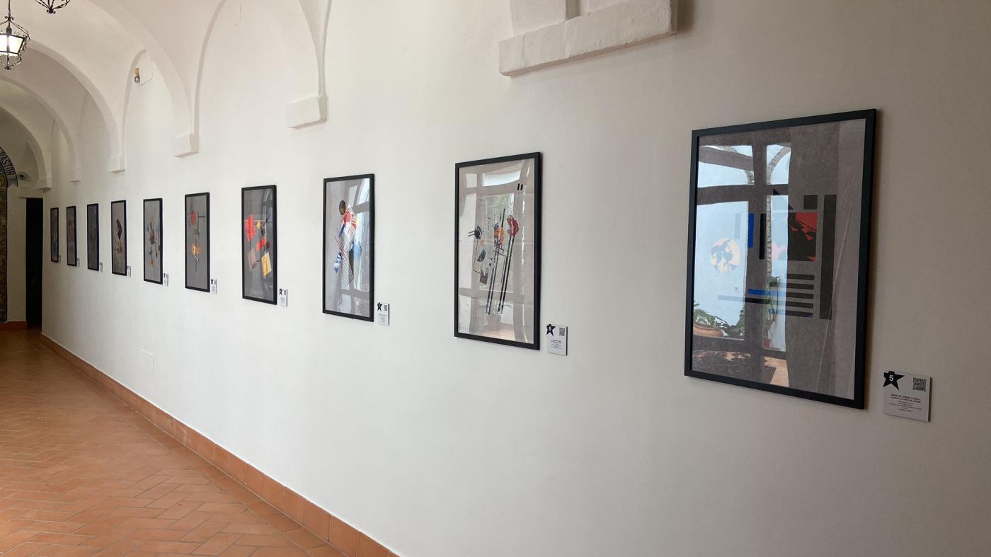 Una de las obras de la exposición "White light, white heat"