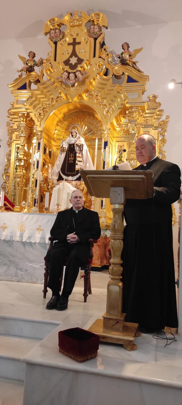 «Nuestra pequeña iglesia es un mar sin orillas en el que muchos se paran para venerar a Ntra. Sra. del Carmen»