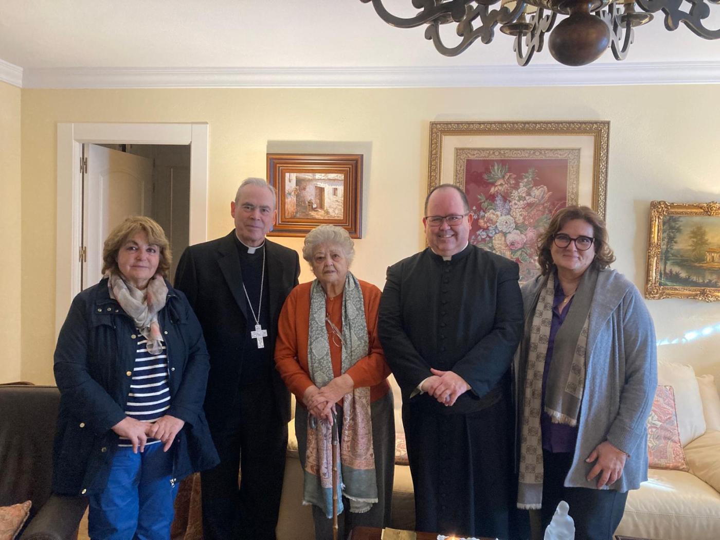 «Nuestra pequeña iglesia es un mar sin orillas en el que muchos se paran para venerar a Ntra. Sra. del Carmen»