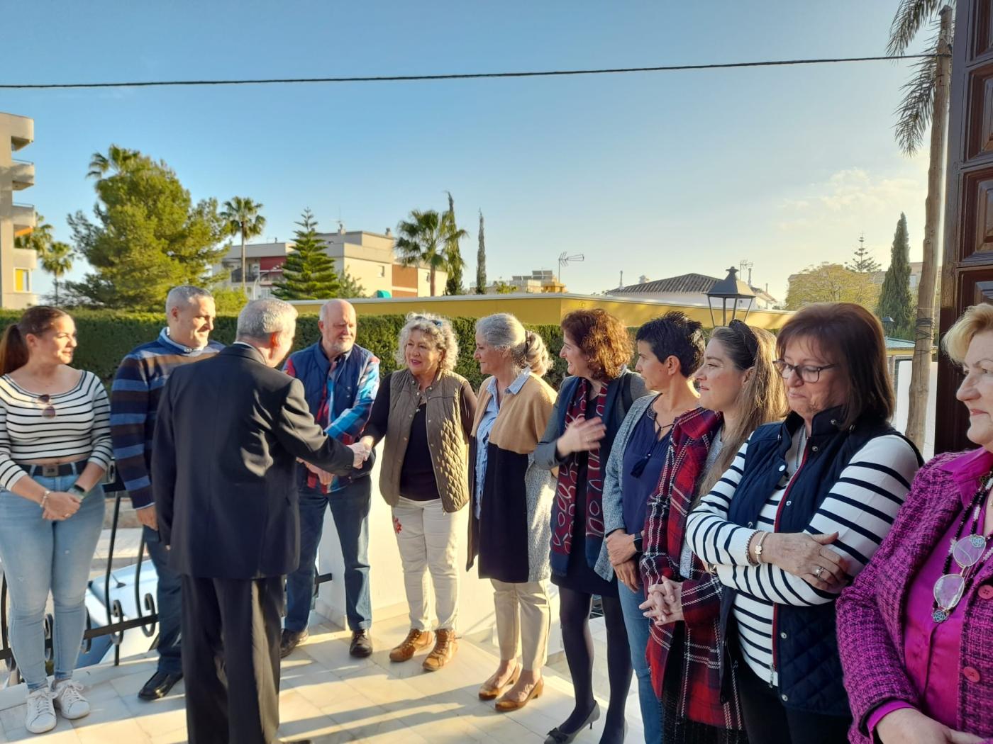 «El momento más emotivo de la Visita... la acogida de los niños a D. Jesús»