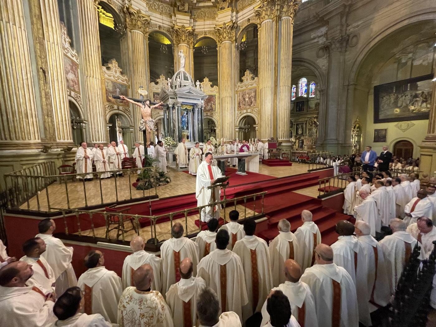 Misa Crismal 2024 en la Catedral de Málaga // E. LLAMAS