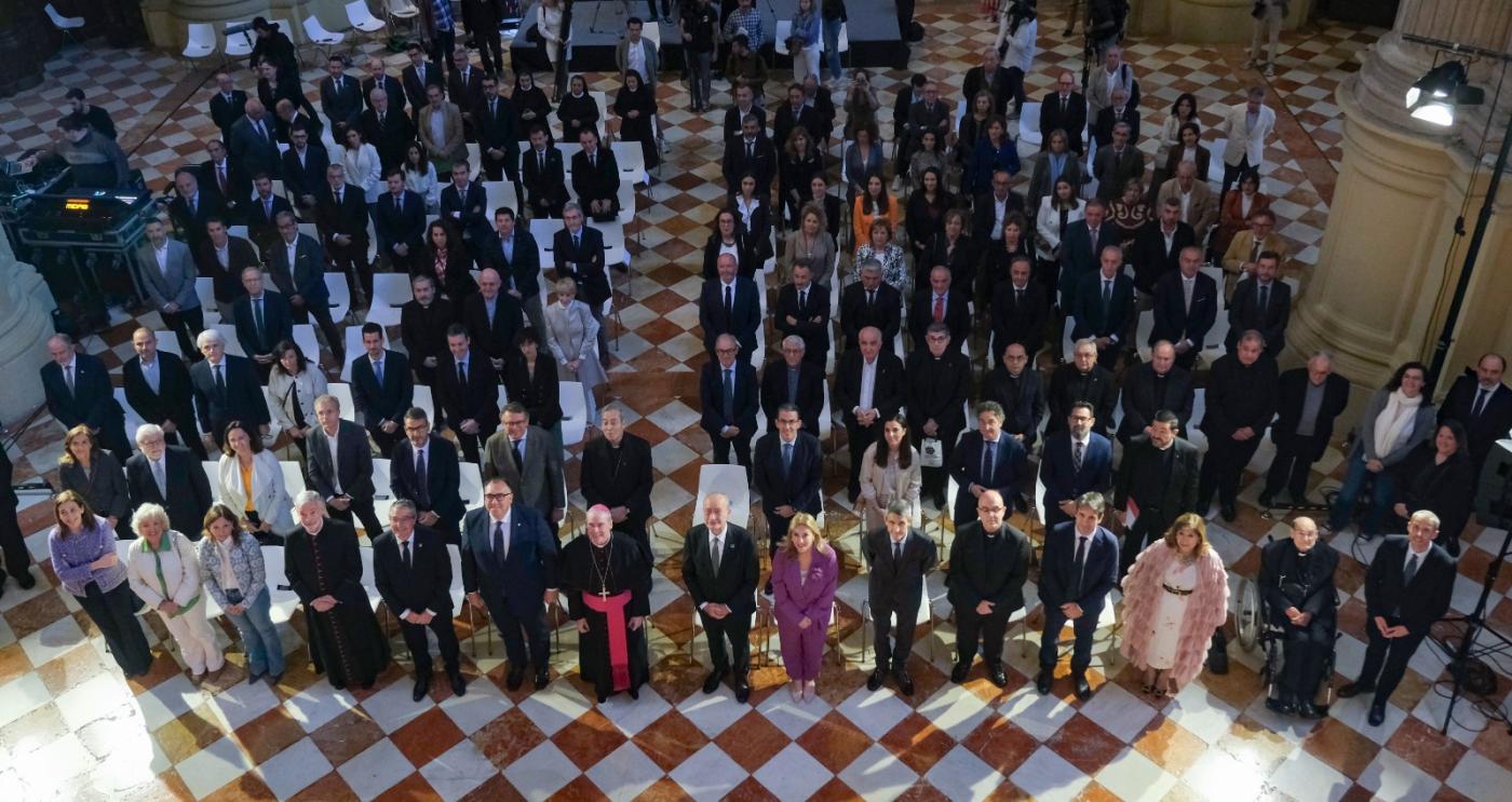 Durante el acto de la primera viga del tejado de la Catedral // F. SILVA