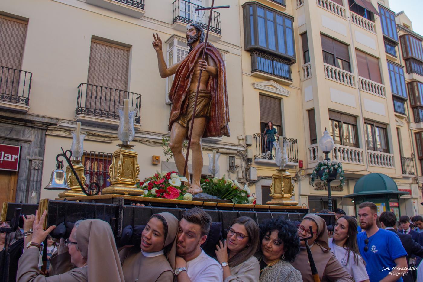 Procesión con el Resucitado por las calles de Antequera