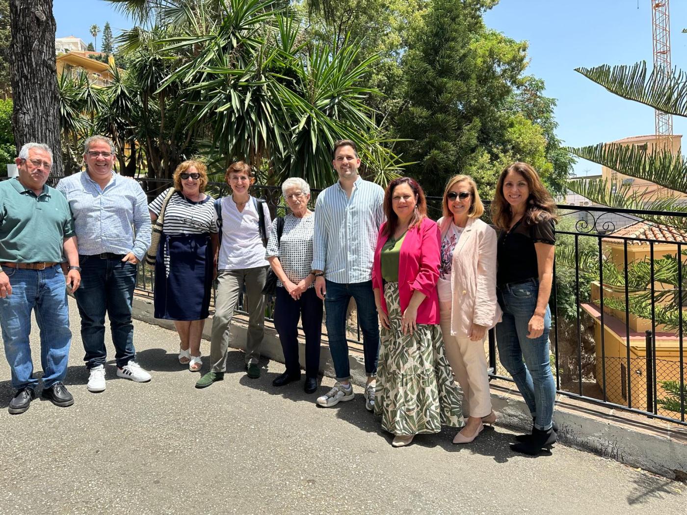 Equipo organizador del Encuentro final de curso del profesorado de Religión con la ponente