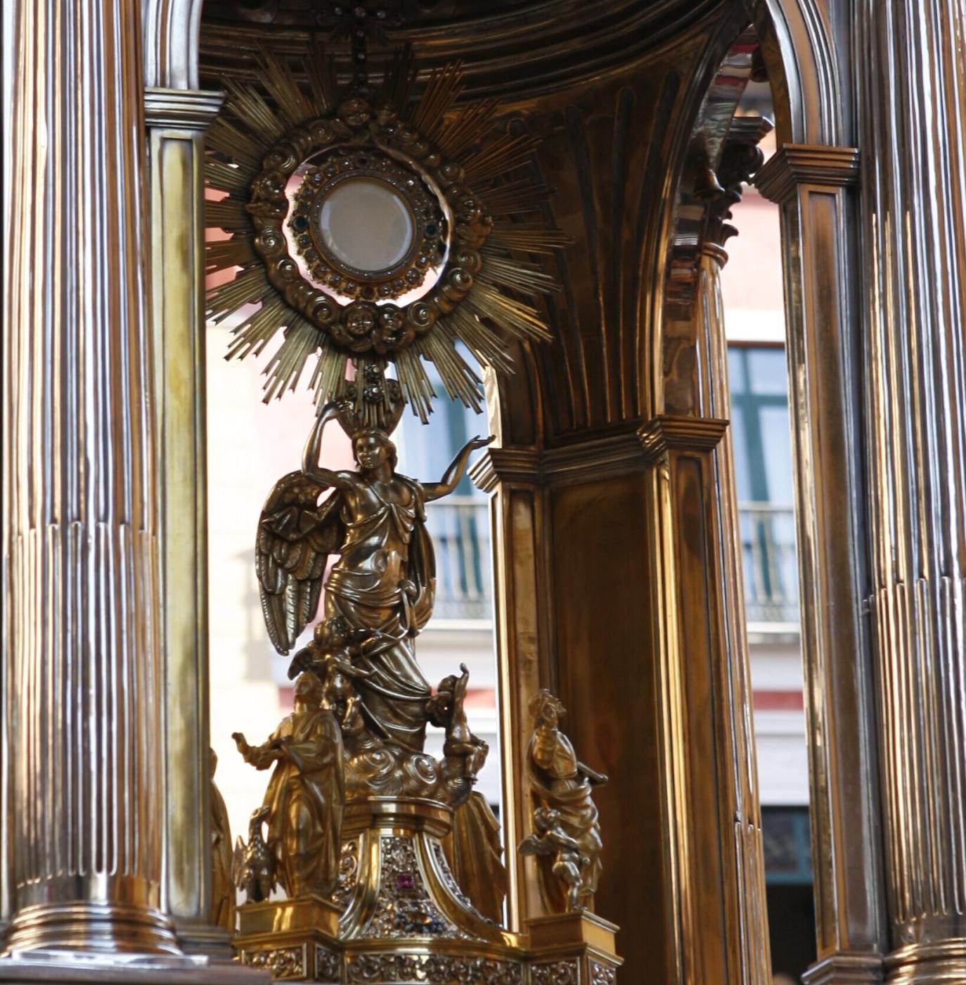 Custodia de la Catedral de Málaga en la calle// S. FENOSA