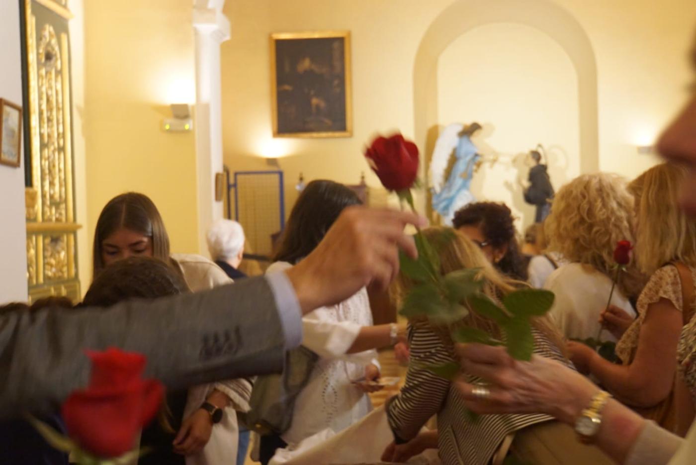 Bendición de las rosas en la fiesta de Santa Rita de Casia en la iglesia de San Agustín