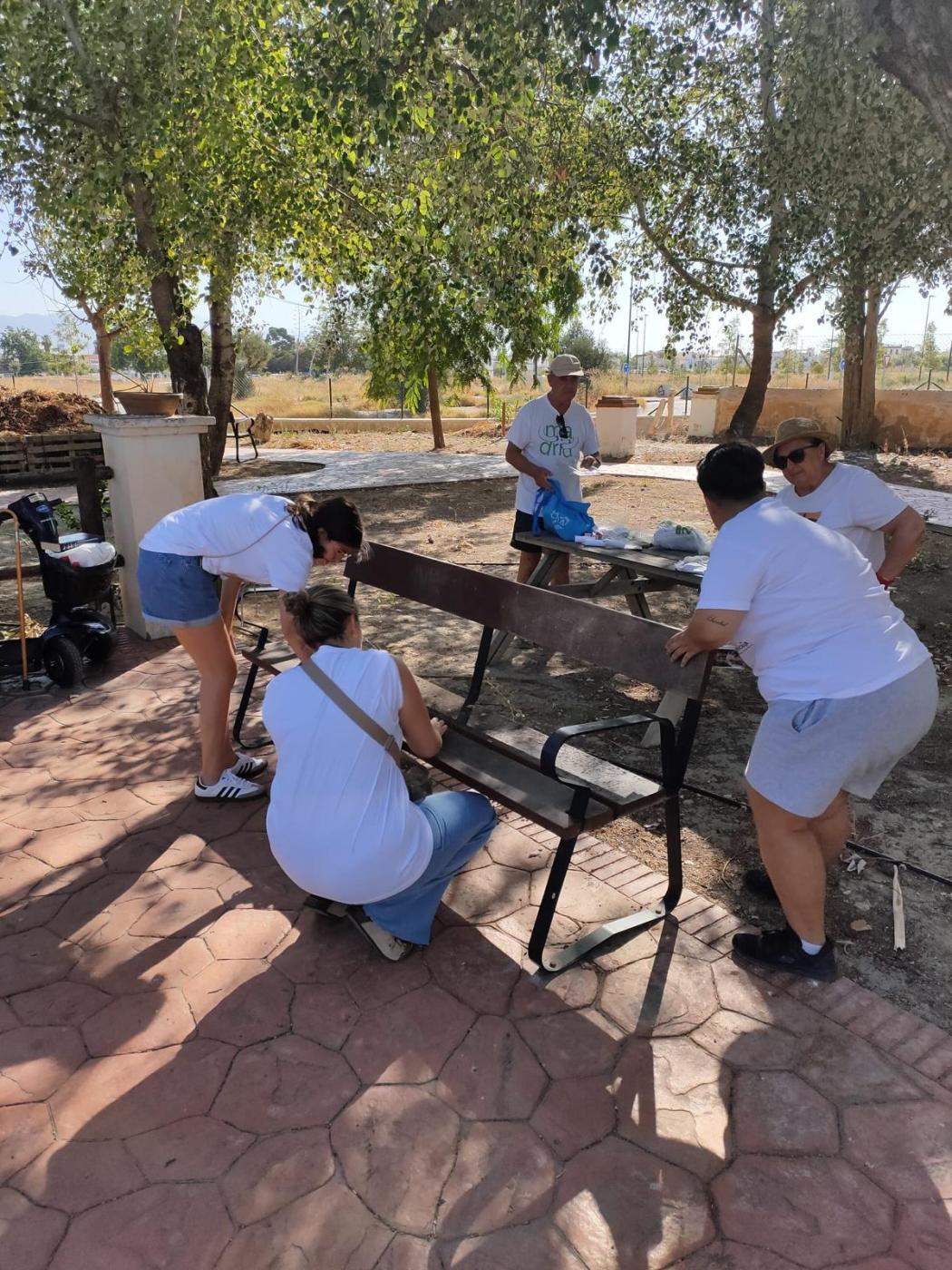 Los jóvenes viven un verano junto a los más necesitados