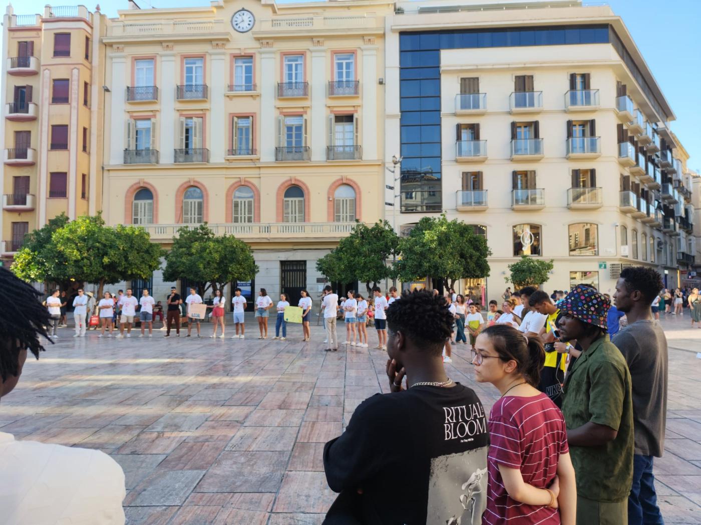 Jóvenes del CTL 2024 en el Círculo del Silencio