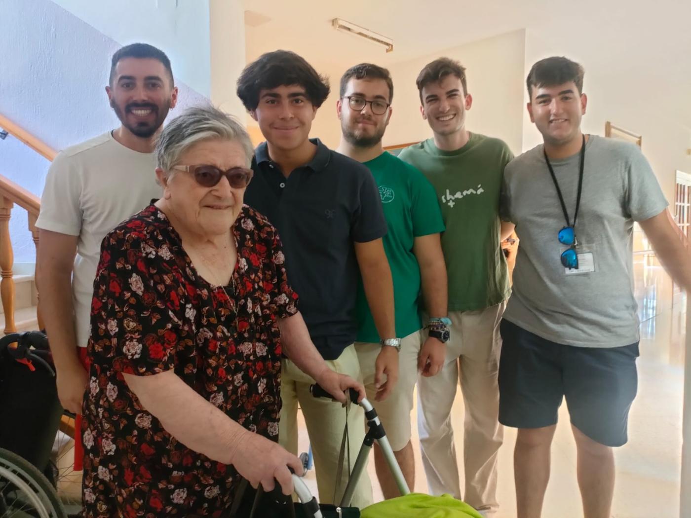 Casi 30 jóvenes de toda la diócesis buscan el rostro de Cristo en los pobres