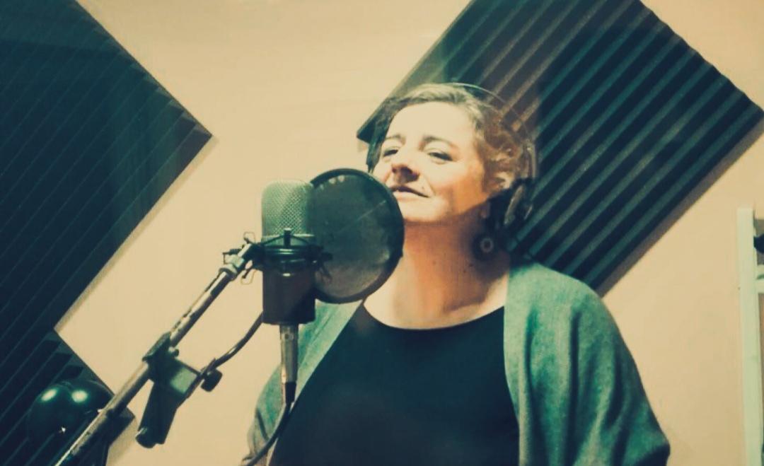 Nos rezamos cantando, en verano, con Carmen Murillo