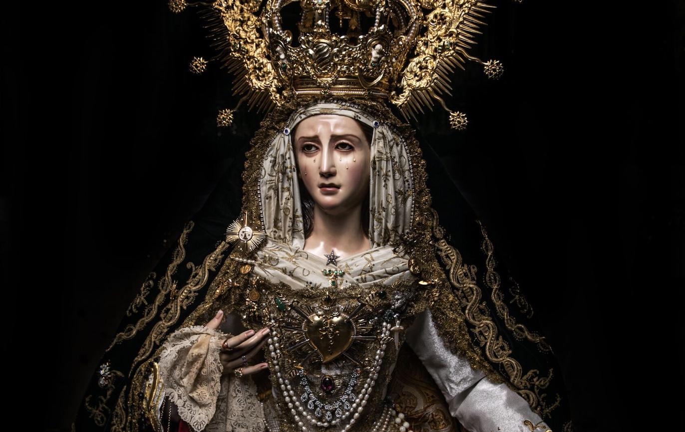 Nuestra Señora de los Dolores, María junto a la cruz