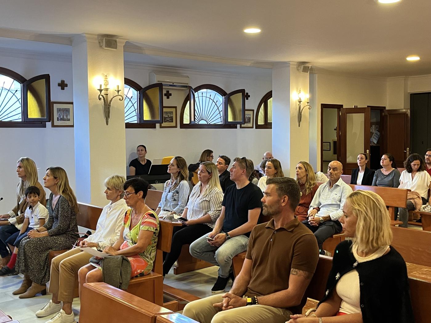 Rosario internacional en el colegio Las Chapas-ECOS de Attendis Marbella