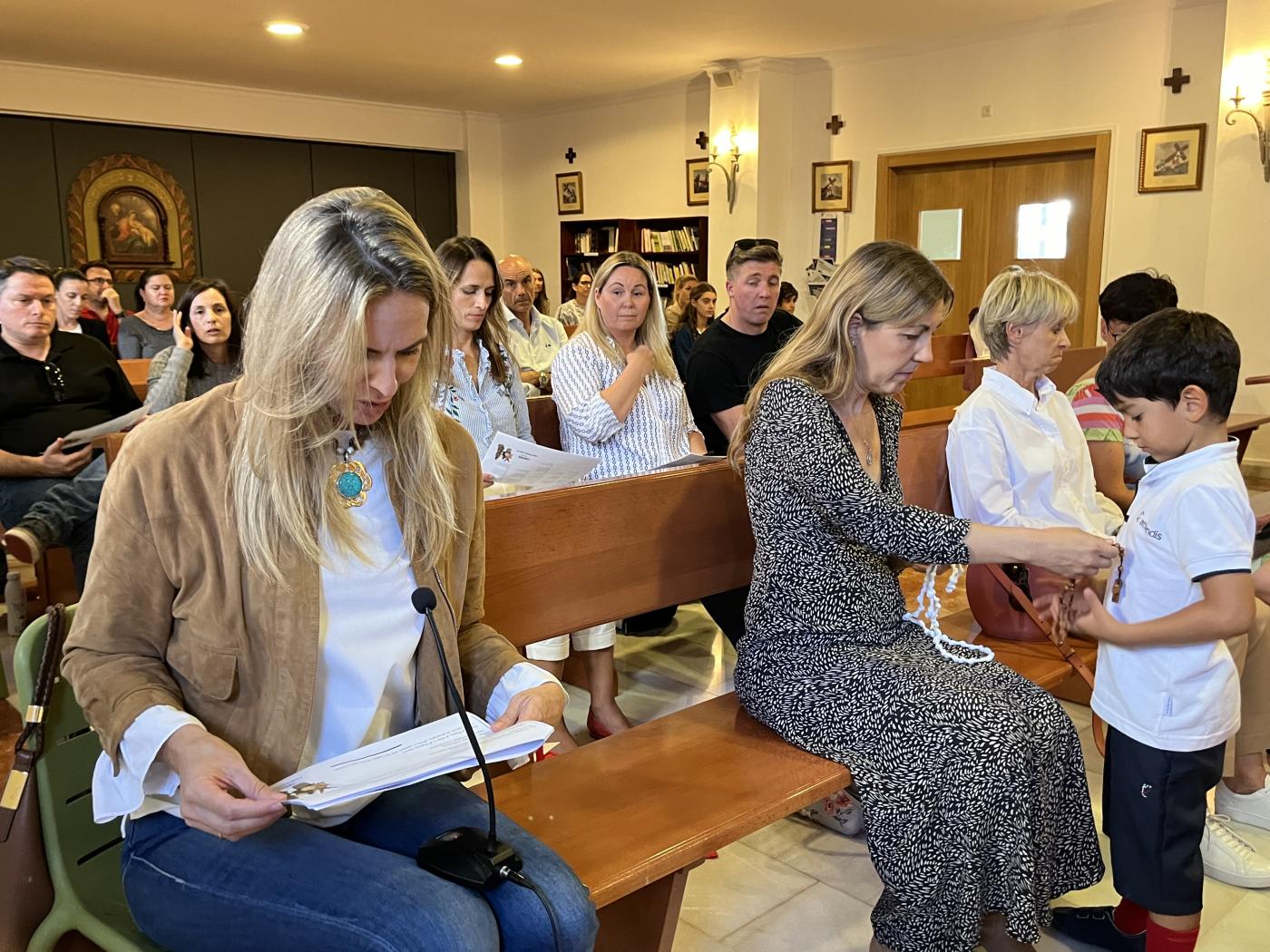 Rosario internacional en el colegio Las Chapas-ECOS de Attendis Marbella