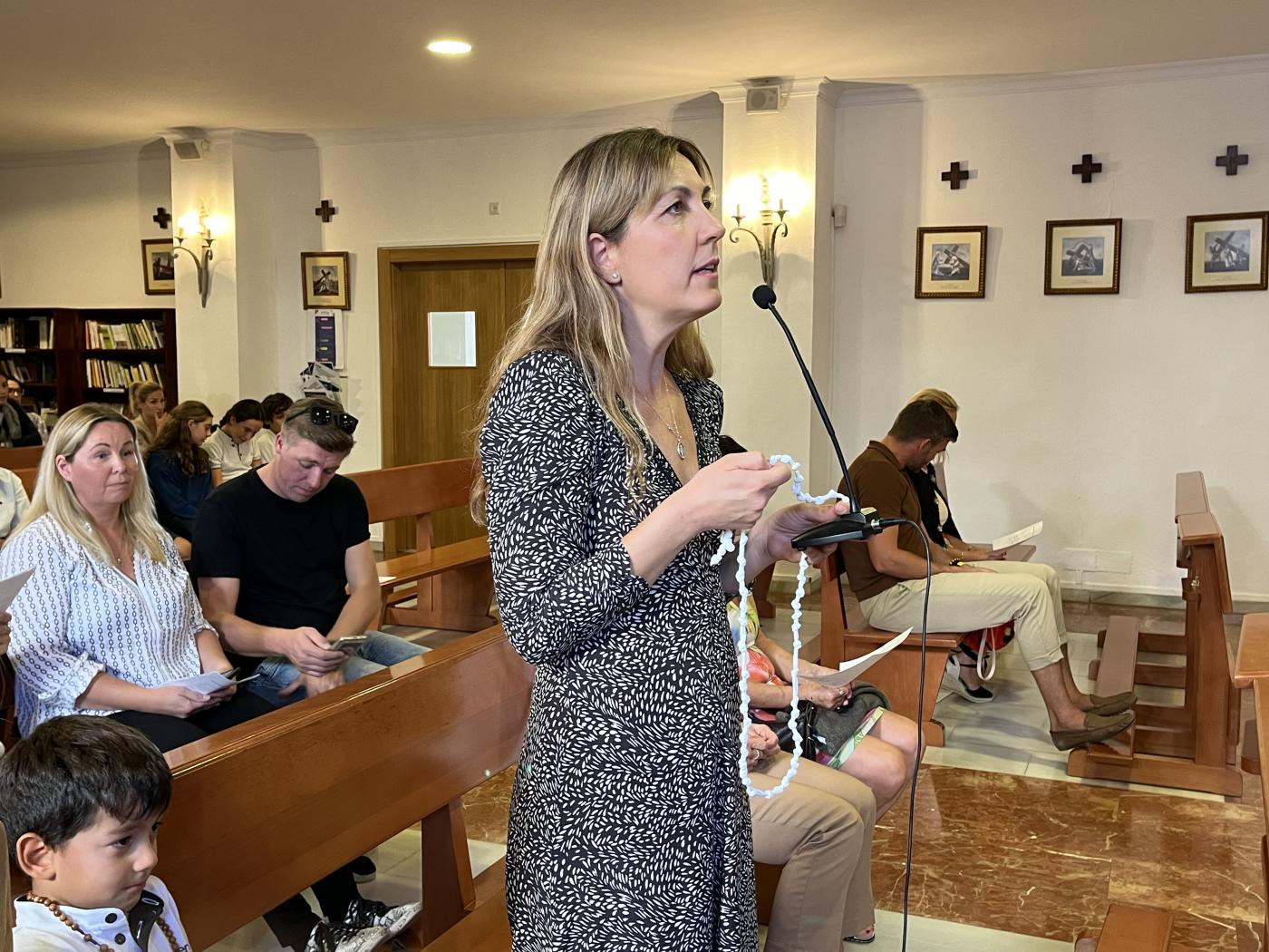 Rosario internacional en el colegio Las Chapas-ECOS de Attendis Marbella