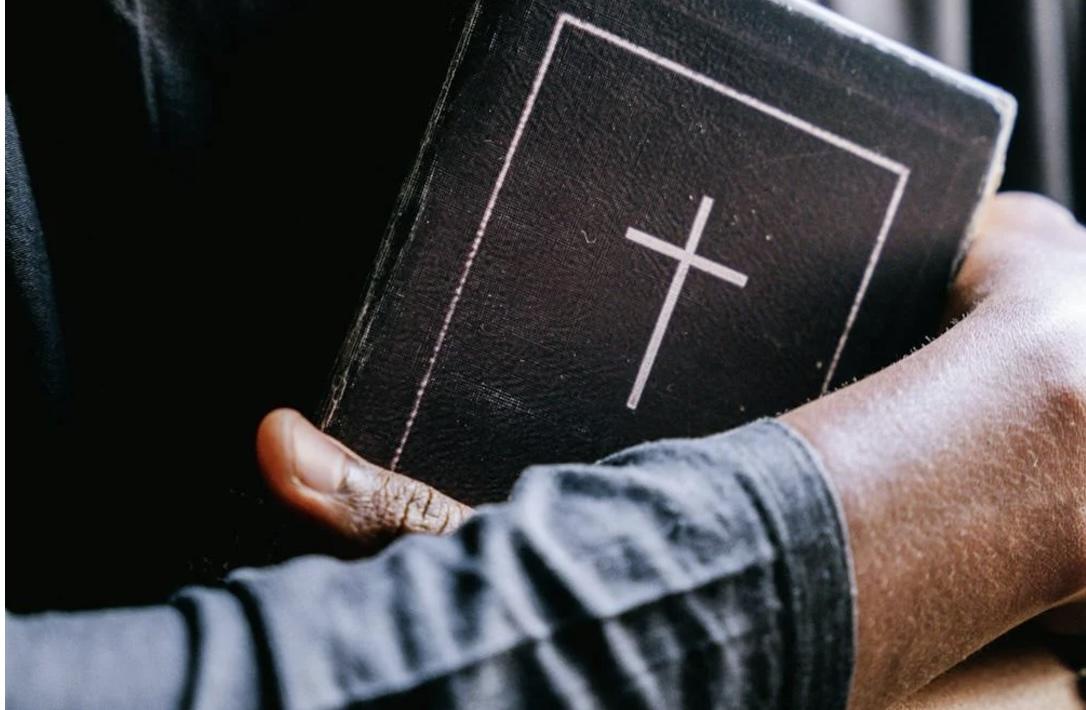 Comentario en texto al Evangelio del sacerdote Rafael Pérez Pallarés