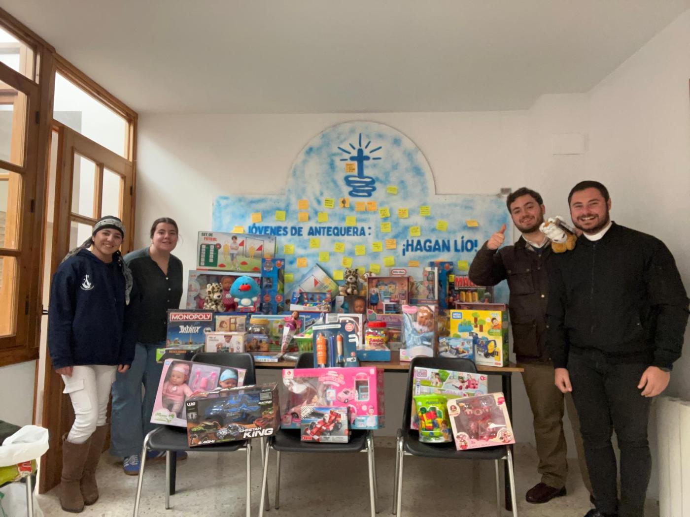 Los jóvenes de Antequera viven una Navidad solidaria con Valencia