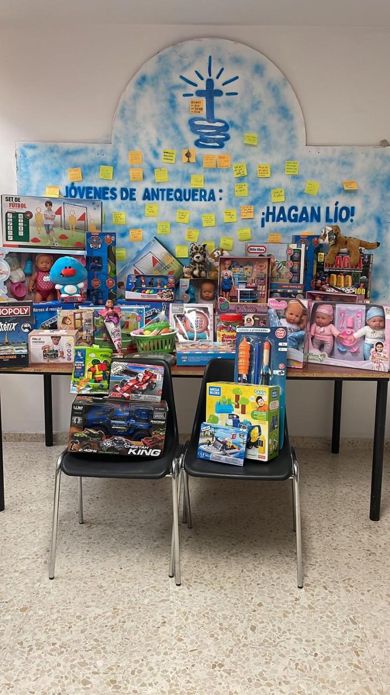 Los jóvenes de Antequera viven una Navidad solidaria con Valencia