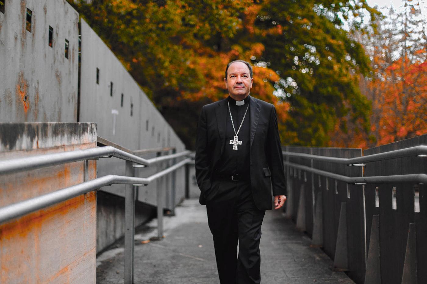 «La preparación de la Semana Santa sería una farsa si nos olvidáramos del Cristo real que tenemos a nuestro lado»