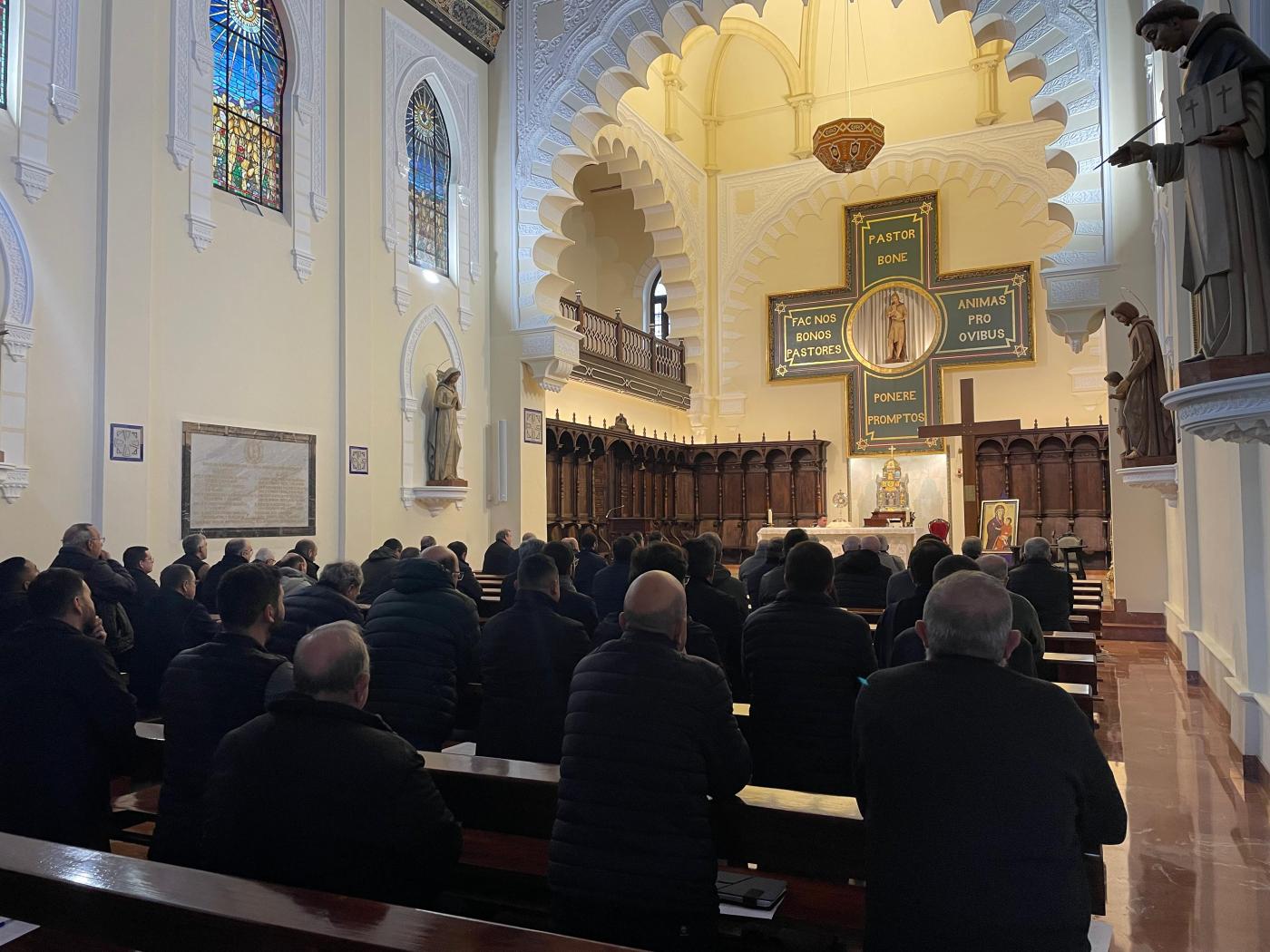 Exposición del Santísimo en el retiro de Cuaresma para el clero // E. LLAMAS