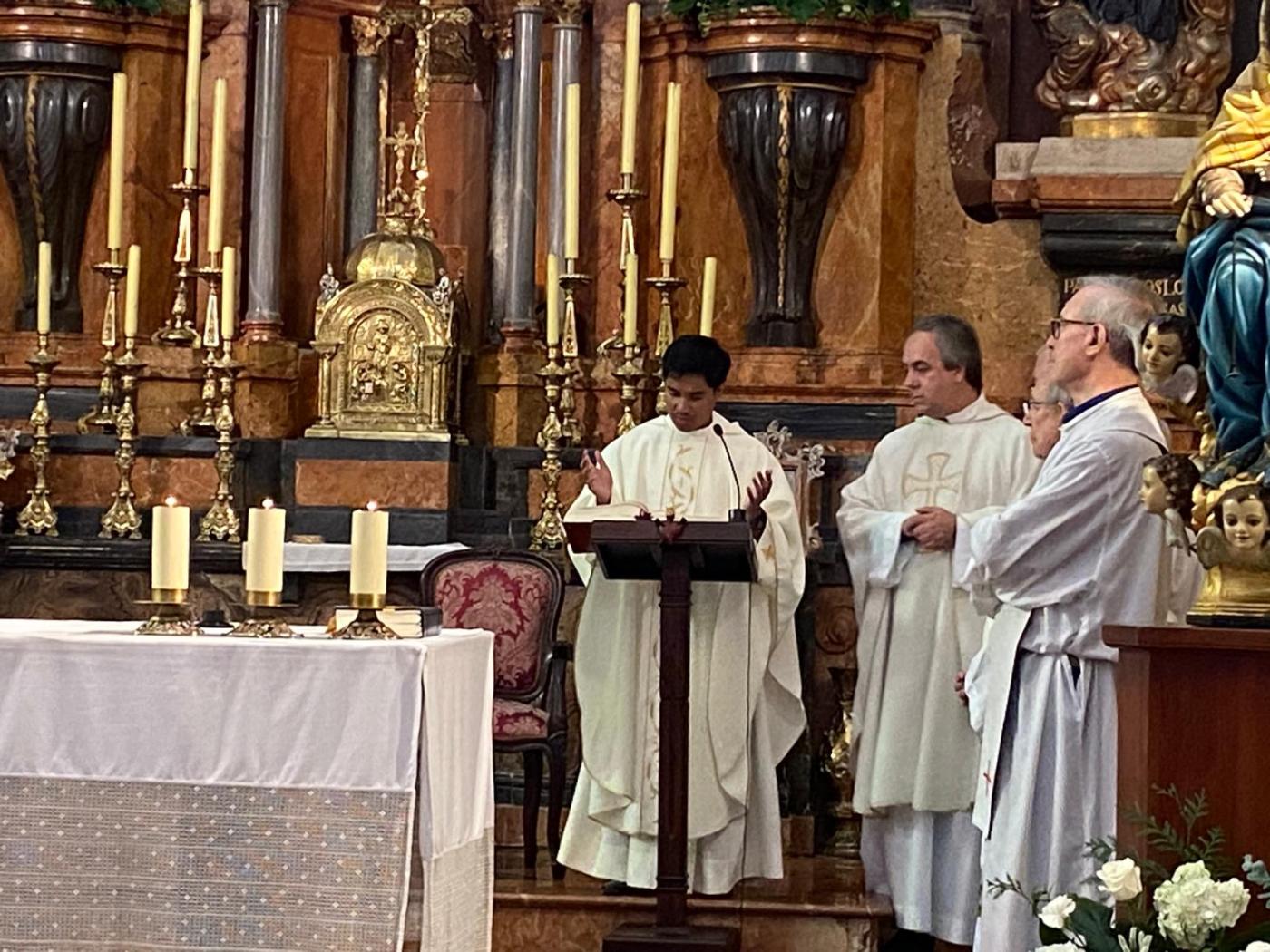 Primera Misa de Fray Glen Calaminos en la iglesia de San Agustín