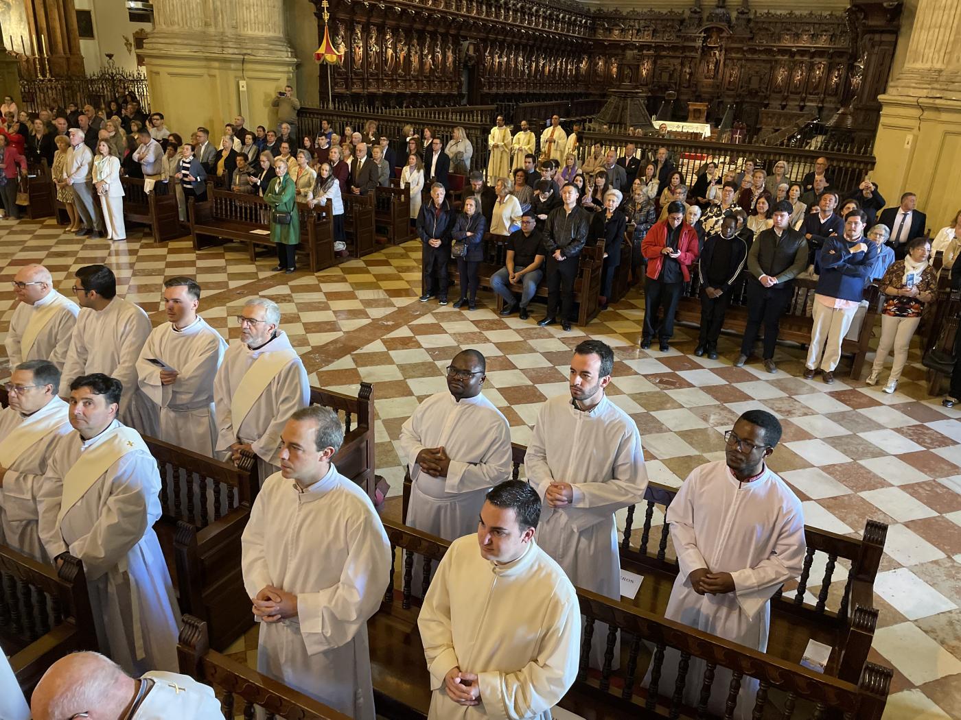 «Los sacerdotes estamos también necesitados del perdón y de la misericordia de Dios»