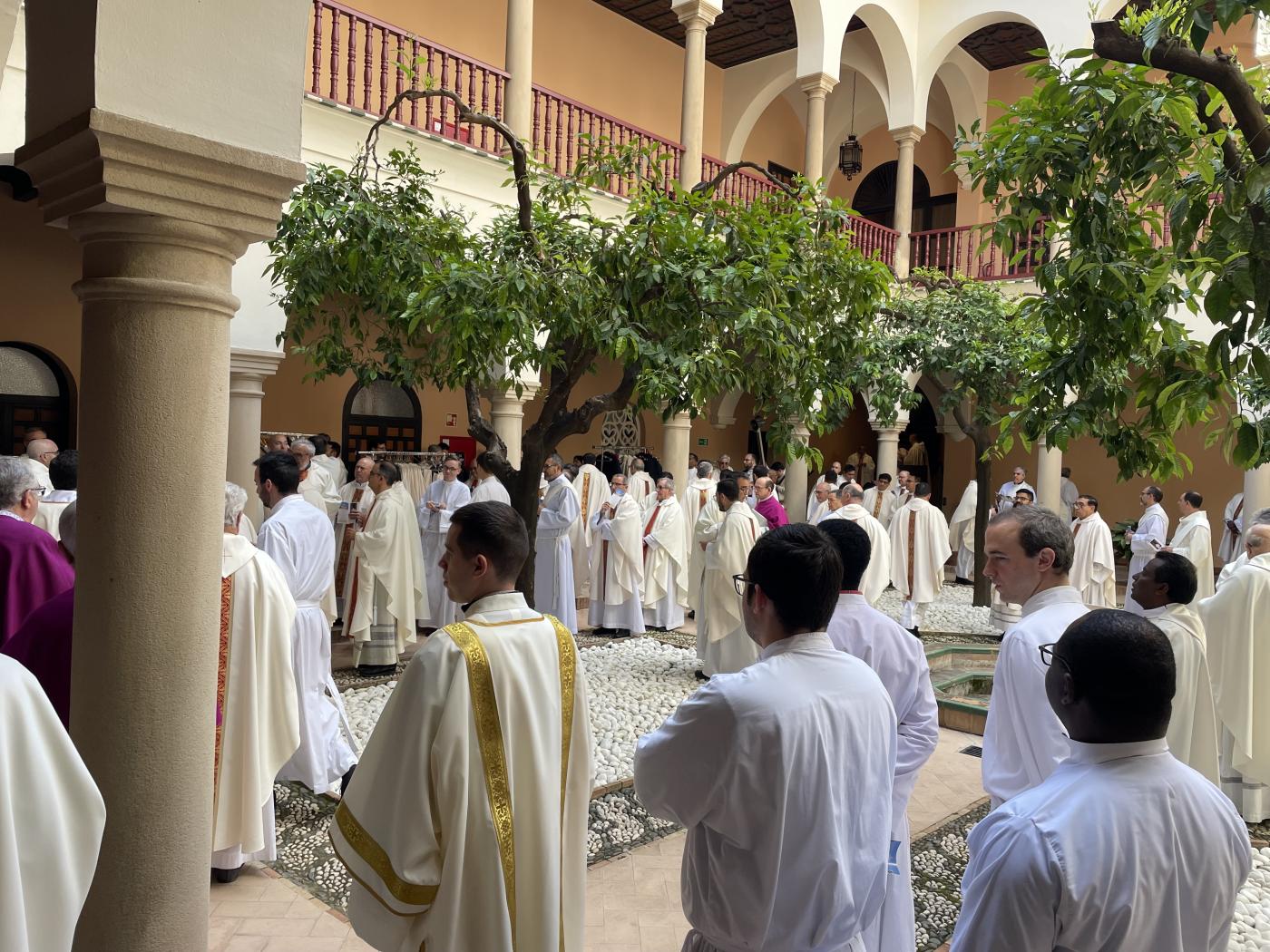 «Los sacerdotes estamos también necesitados del perdón y de la misericordia de Dios»