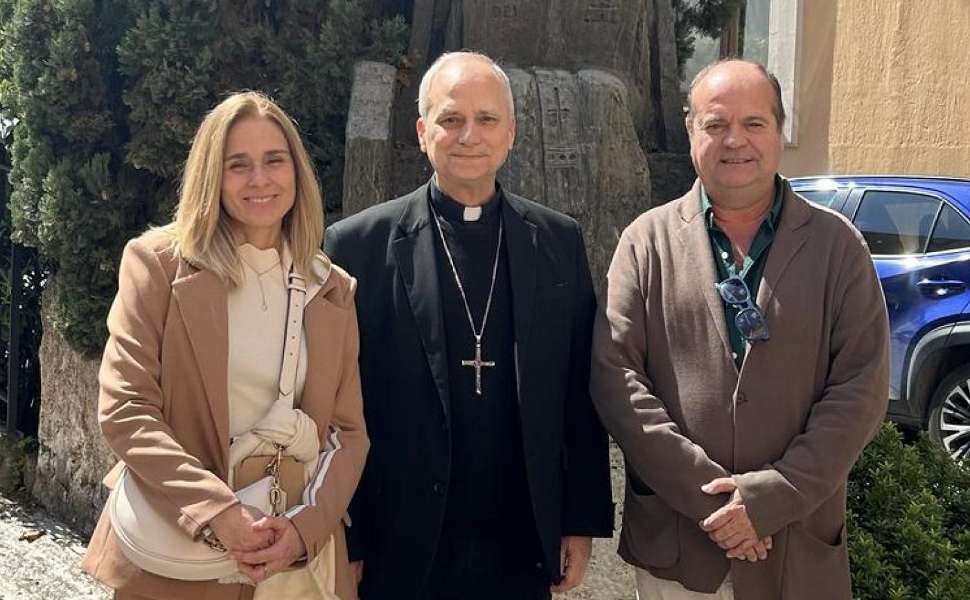 «Le llevamos un poquito de jamón ibérico y le encantó»