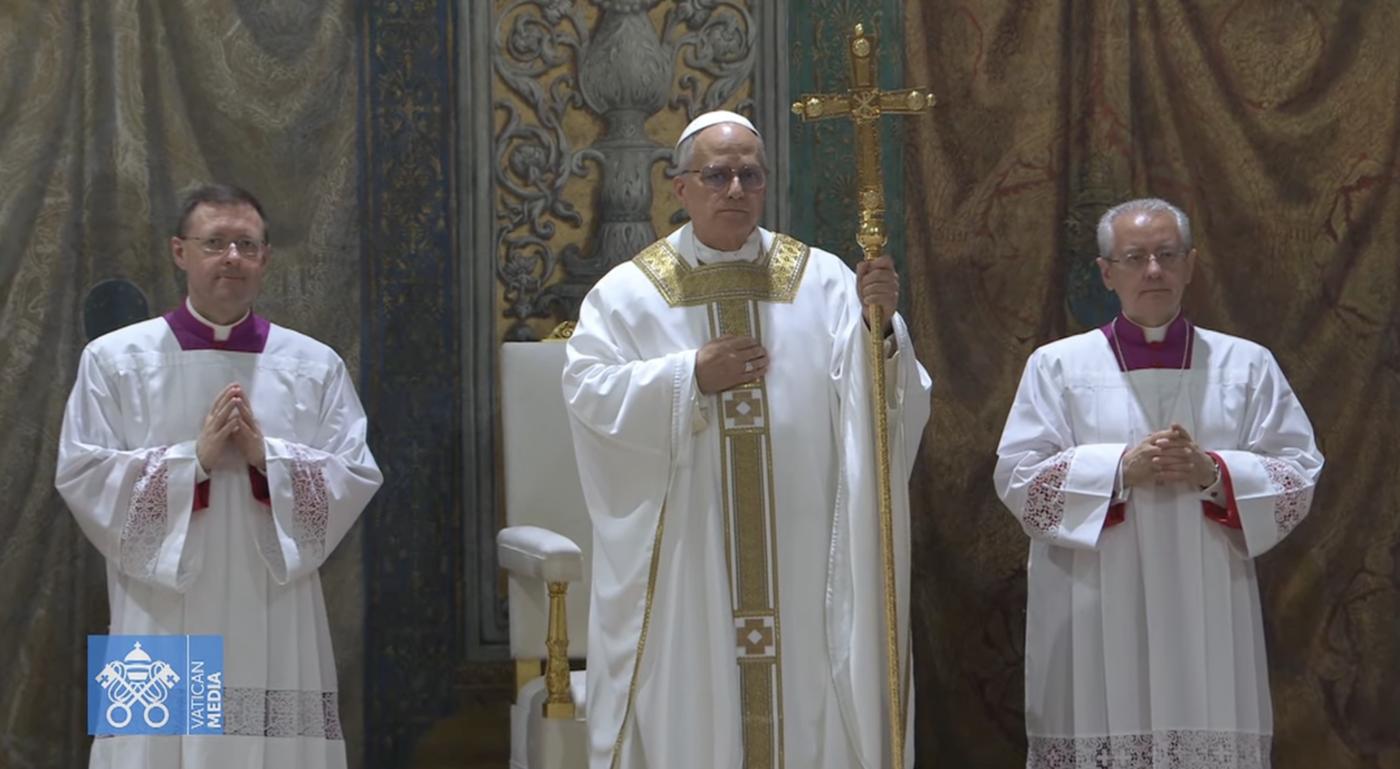 El Papa en su primera Misa: «Estamos llamados a dar testimonio de la fe gozosa en Jesús Salvador»