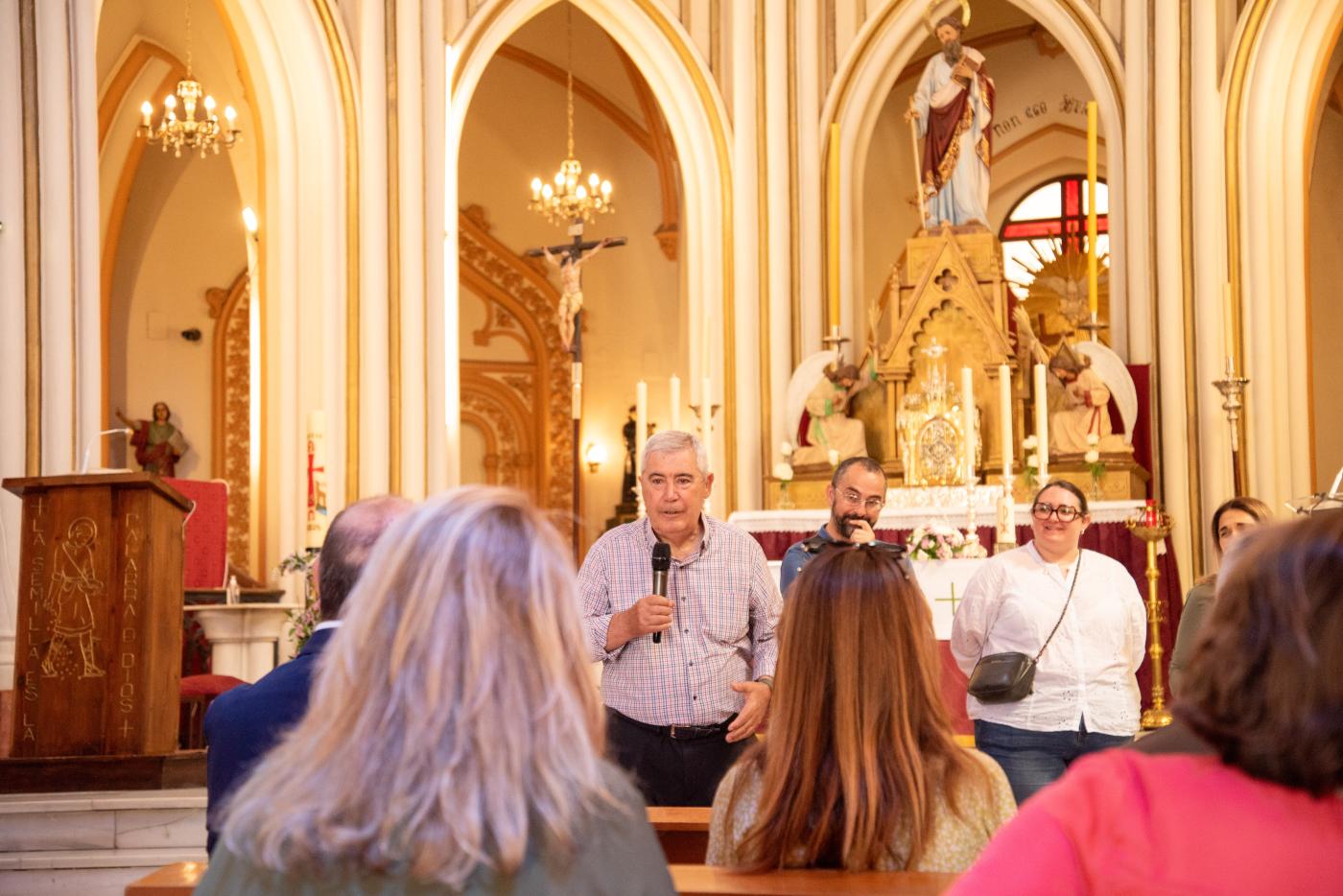 Parada de la Línea 105 en la parroquia de San Pablo
