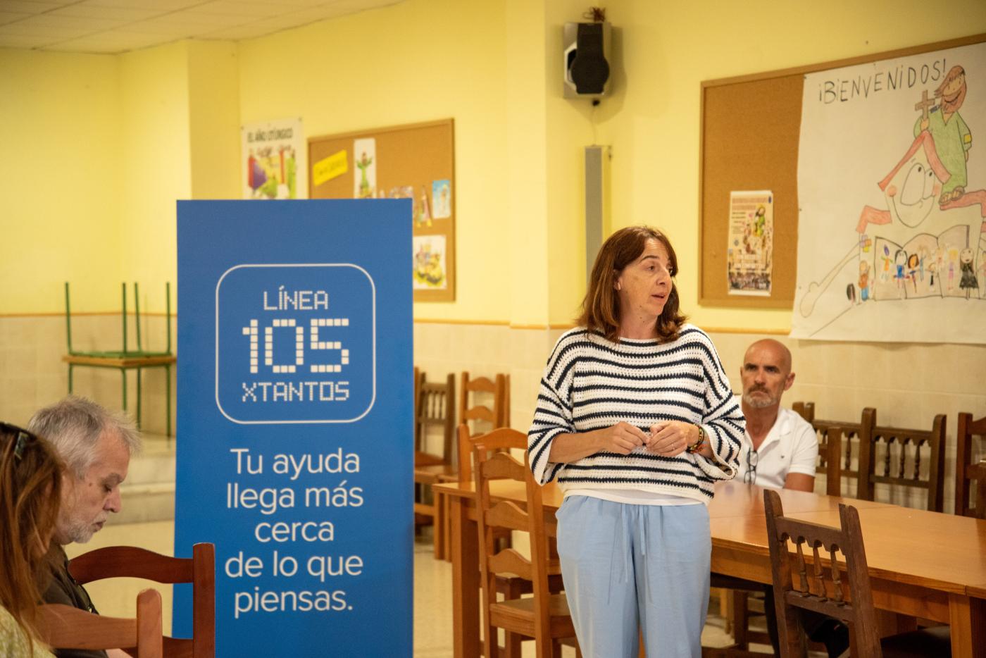 Parada de la Línea 105 en la parroquia Jesús Obrero y San Pío X en La Palmilla