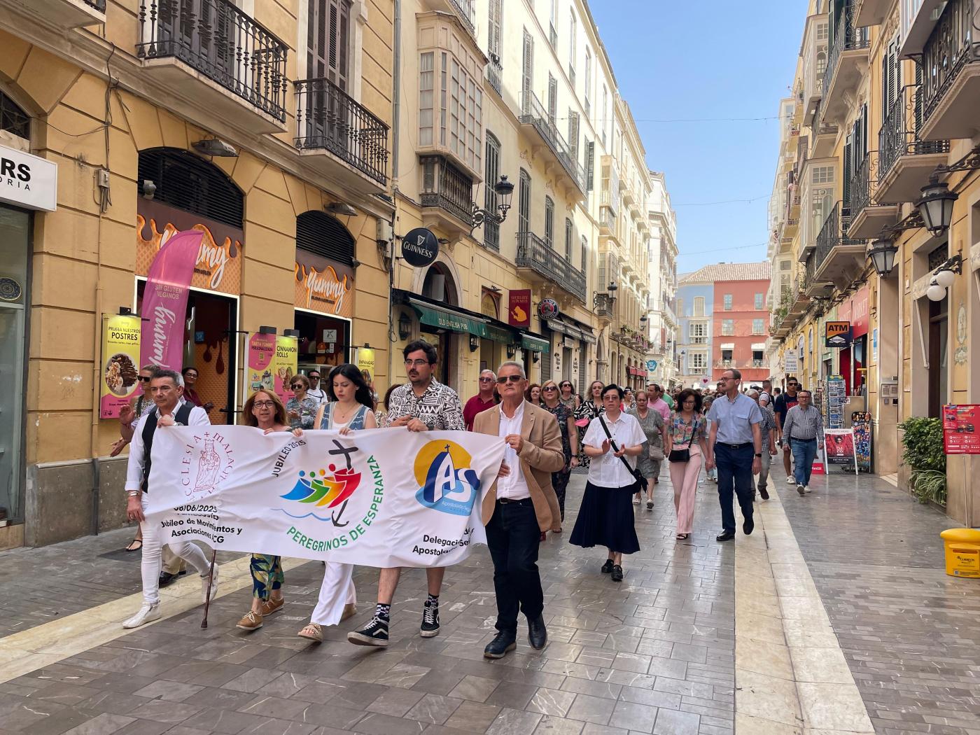 Los laicos peregrinaron juntos a la Catedral en Pentecostés