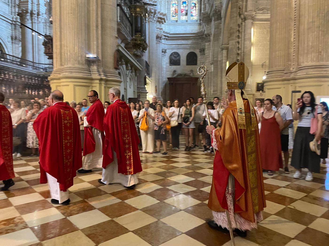 Los laicos peregrinaron juntos a la Catedral en Pentecostés