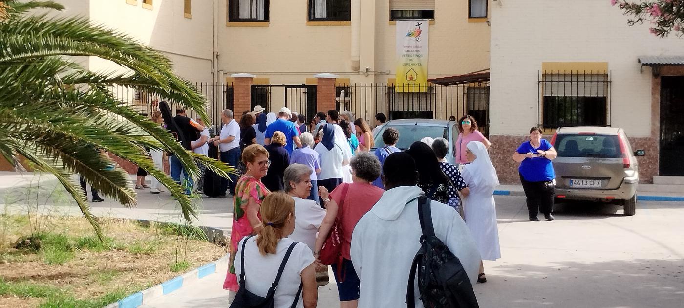 Los Misioneros peregrinaron al Cotolengo para ganar el Jubileo
