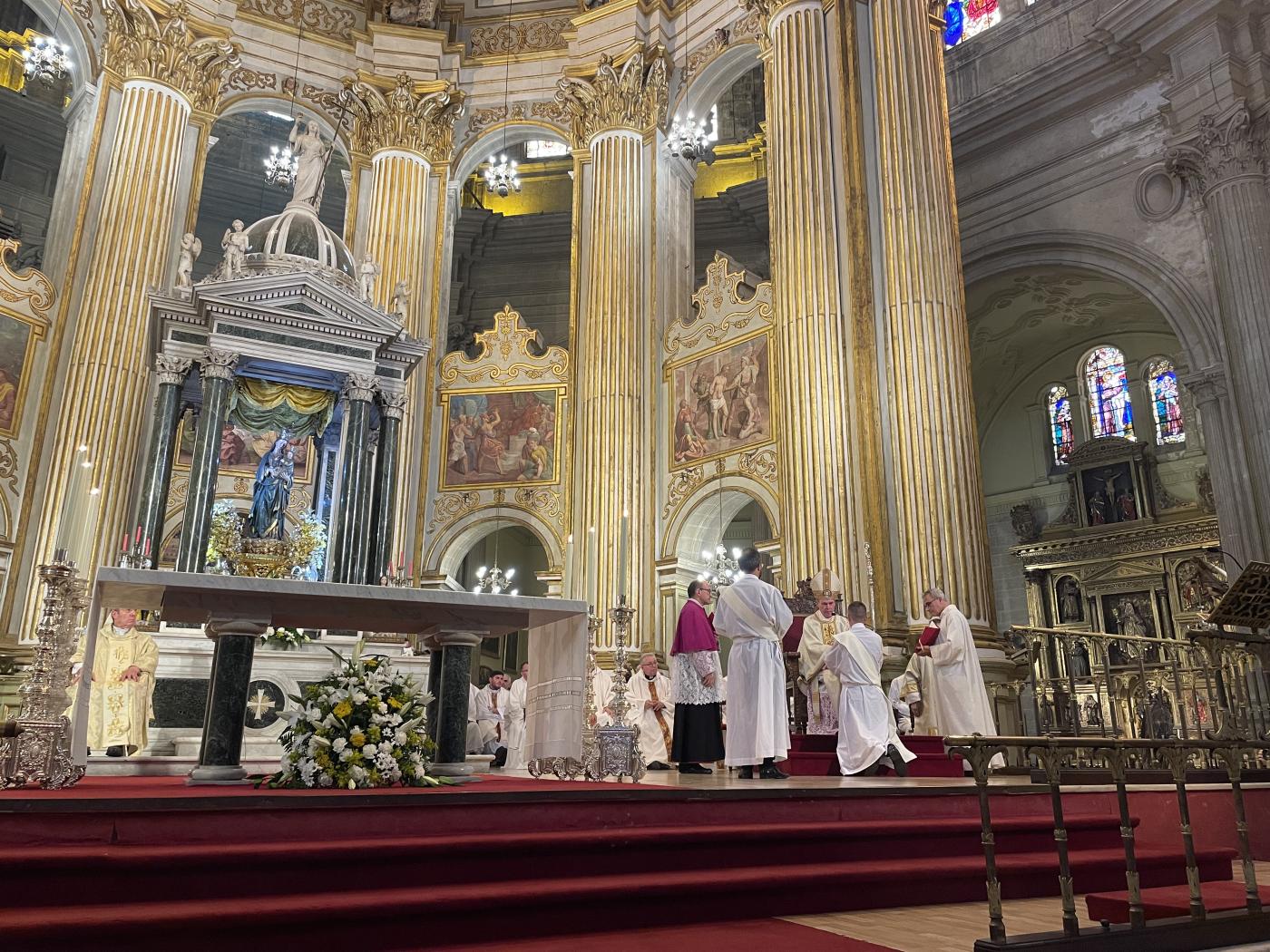 Ordenación sacerdotal de Antonio del Río y José Ignacio Postigo en la Catedral de Málaga // E. LLAMAS