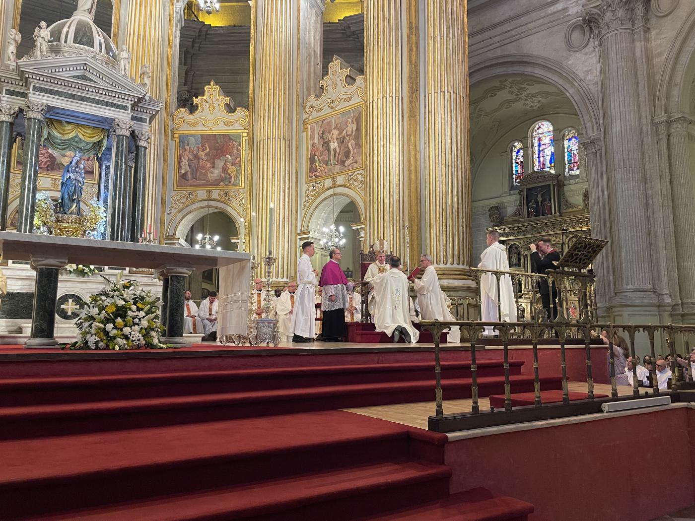 Ordenación sacerdotal de Antonio del Río y José Ignacio Postigo en la Catedral de Málaga // E. LLAMAS