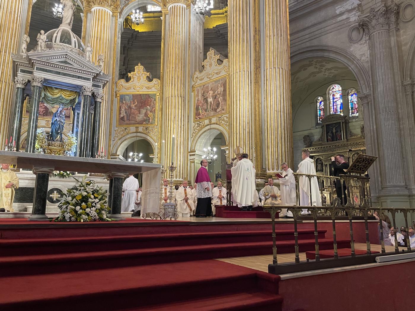 Ordenación sacerdotal de Antonio del Río y José Ignacio Postigo en la Catedral de Málaga // E. LLAMAS