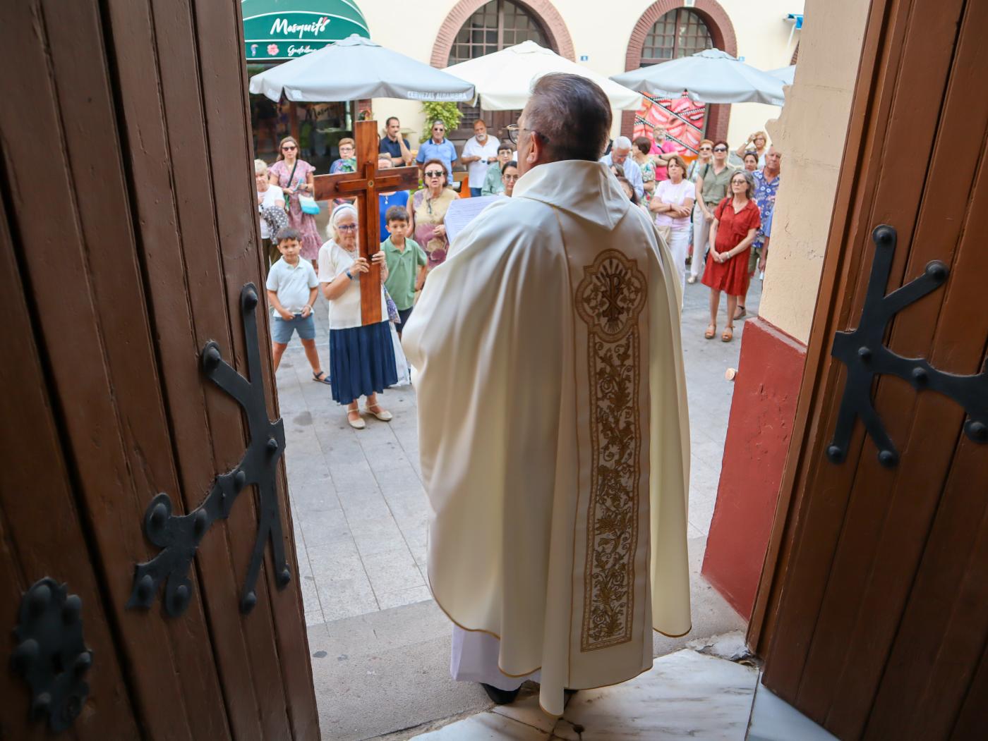 «Me llaman feligresa “todoterreno” y así es, dispuesta para lo que se necesite»
