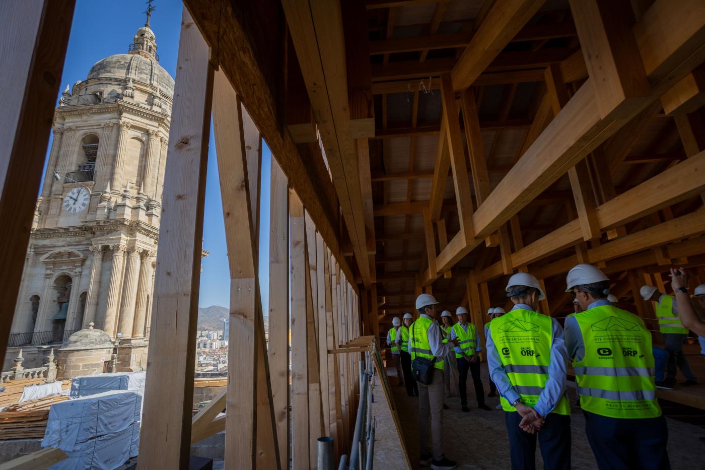 Visita a las obras de las cubiertas de la Catedral de la Diputación Provincial y Fundación Unicaja