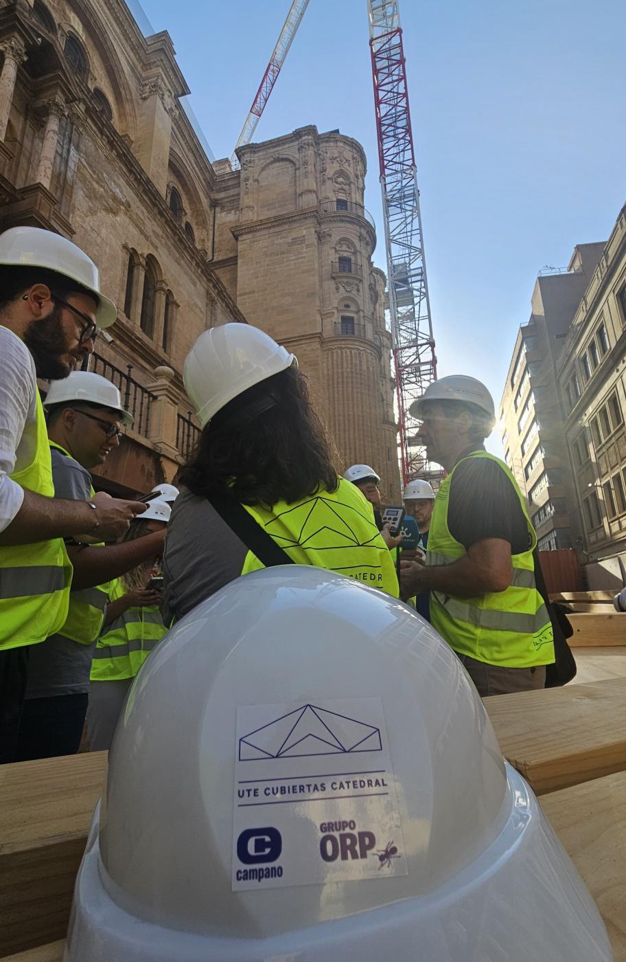 Visita de la prensa a las cubiertas de la Catedral