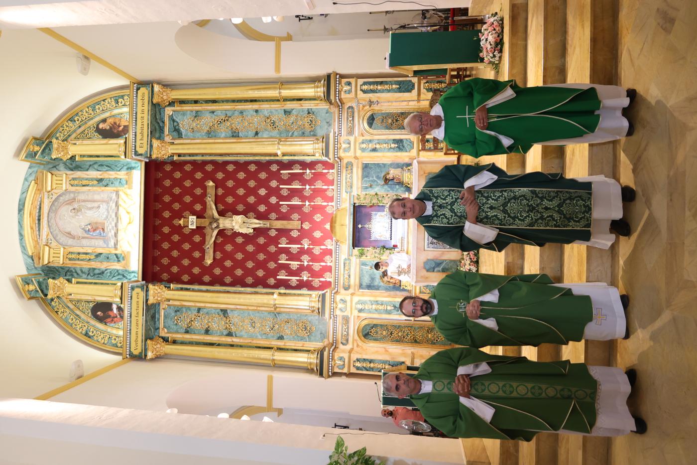 Torrox luce su nuevo retablo recién bendecido