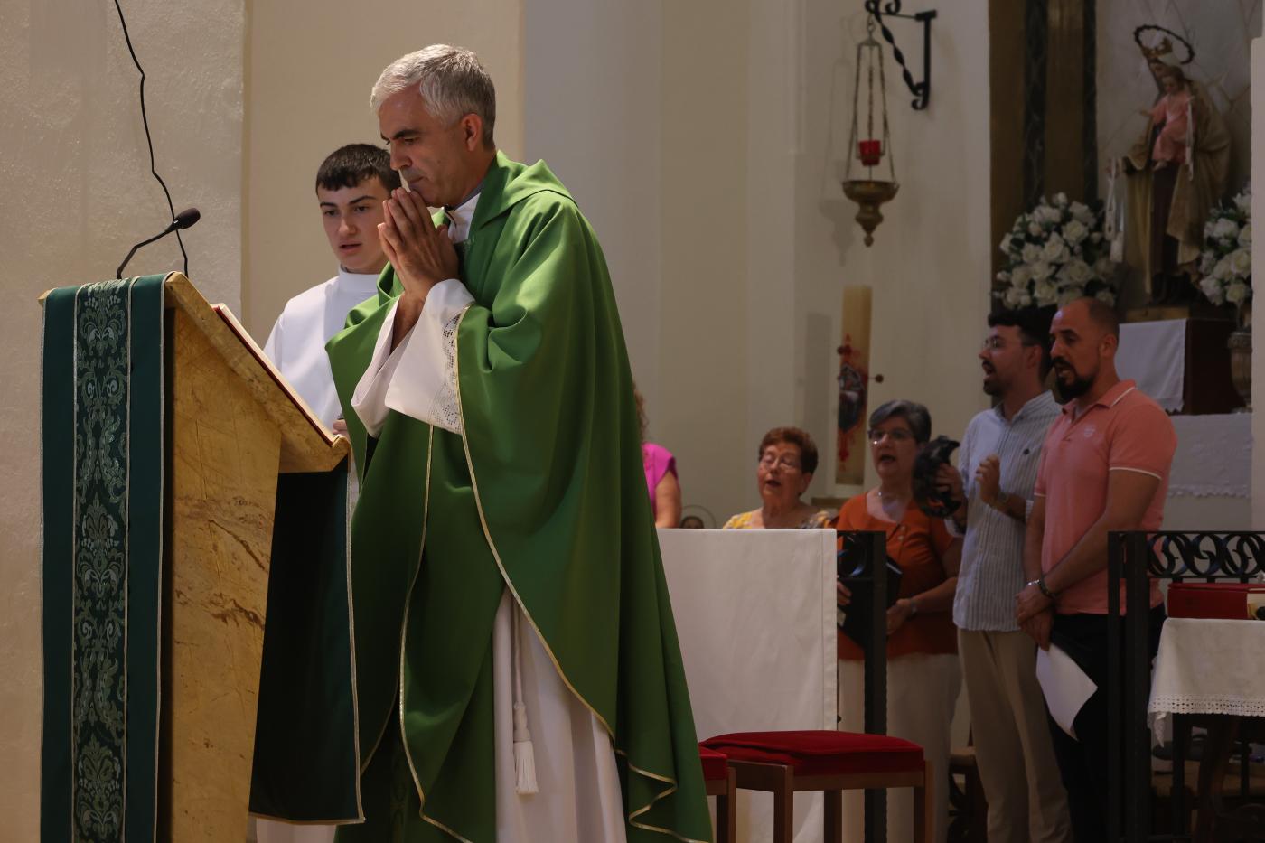 Torrox luce su nuevo retablo recién bendecido
