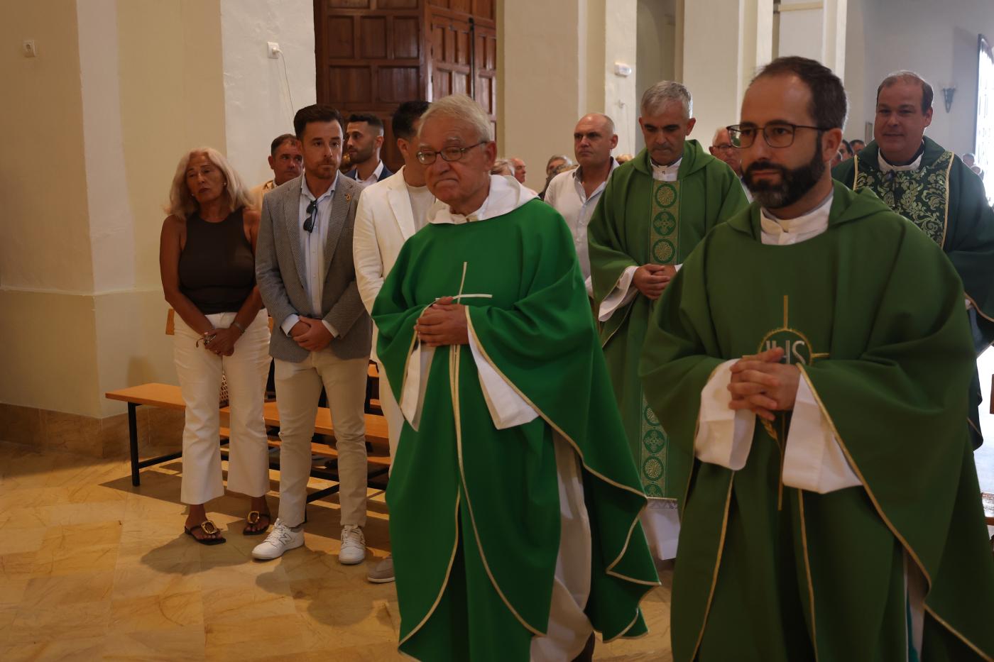 Torrox luce su nuevo retablo recién bendecido