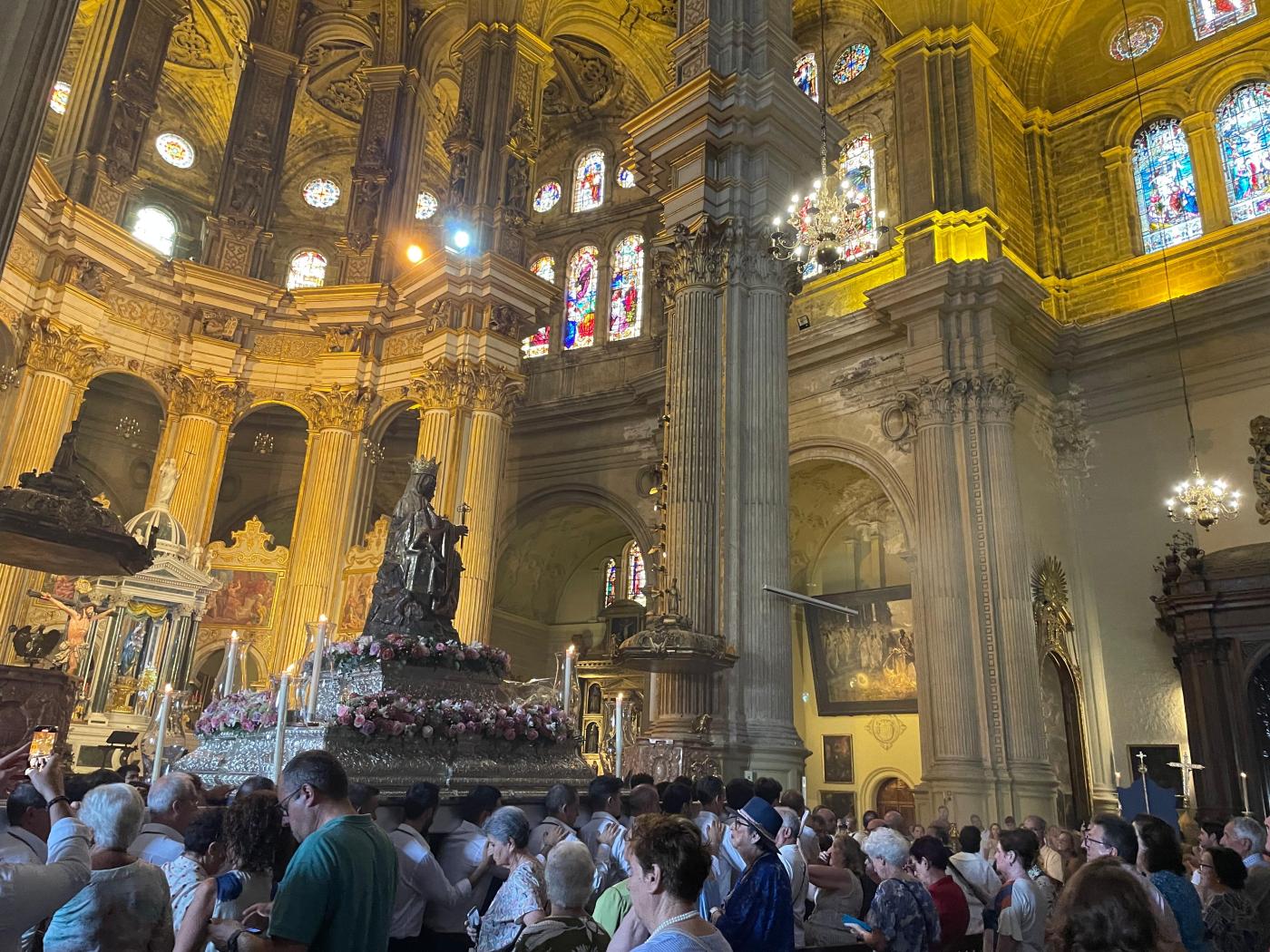 Bajada de Santa María de la Victoria a la Catedral